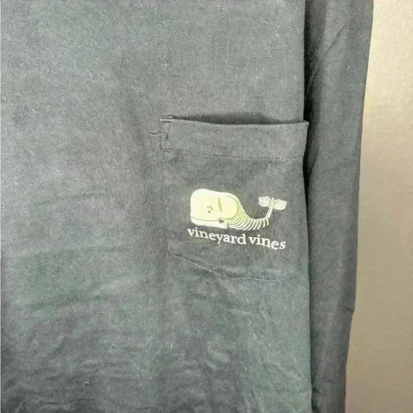 Vineyard vines glow in the dark skeleton t-shirt - Picture 2 of 4